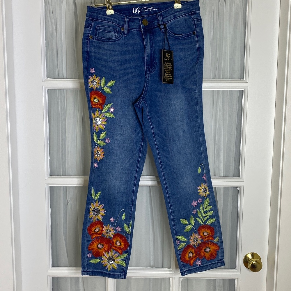 Cropped, embroidered denim jeans; 4; new; DG2